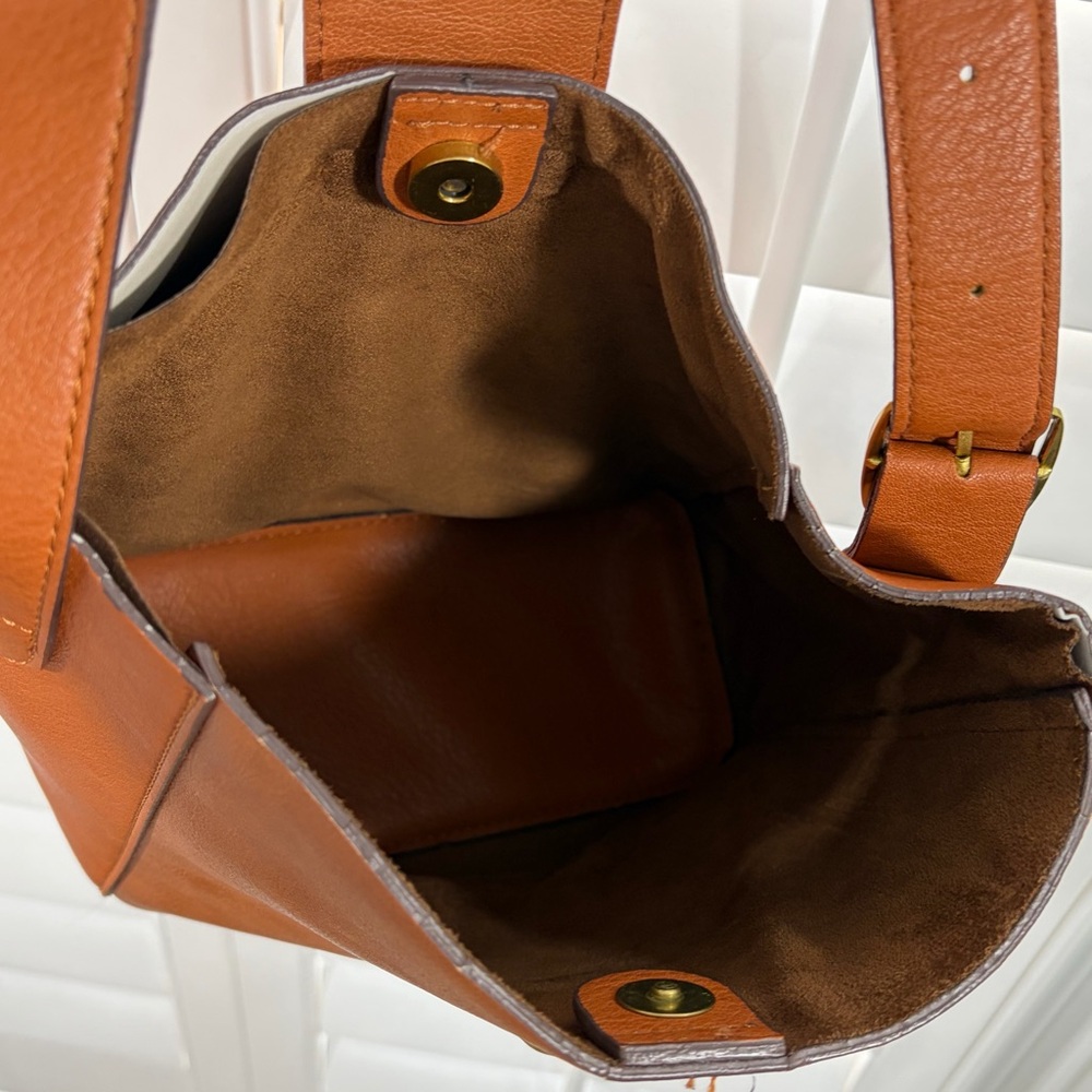 Vegan Leather Bucket Shoulder Bag - Picture 8 of 9